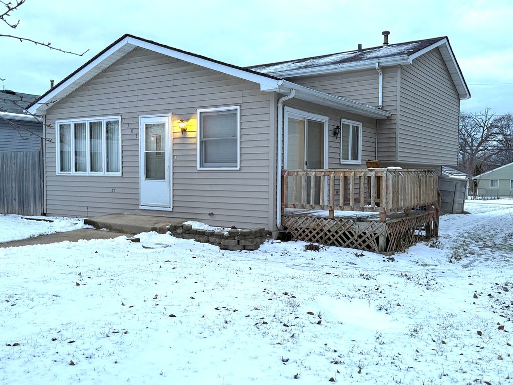 1703 Horeb Avenue, Zion, IL 60099