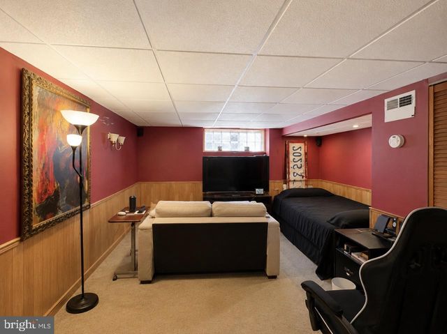 2913 GUILFORD ST, Philadelphia, PA 19152