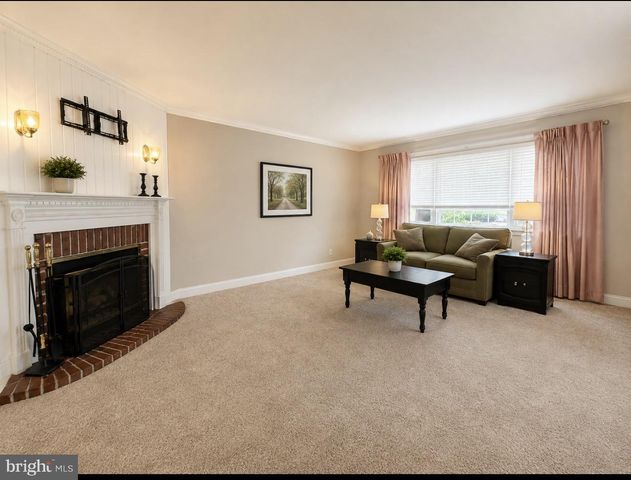 2913 GUILFORD ST, Philadelphia, PA 19152