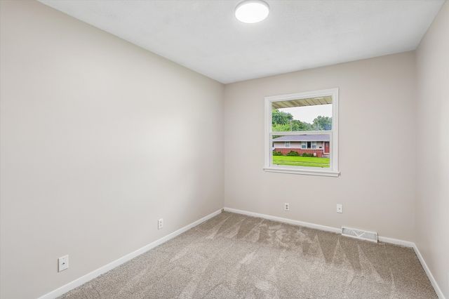 621 SE 4th Street, Ankeny, IA 50021