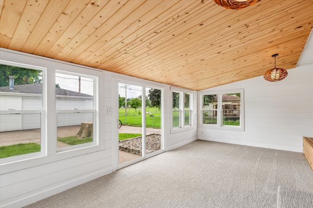 621 SE 4th Street, Ankeny, IA 50021