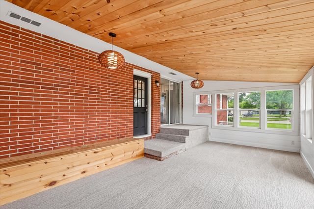 621 SE 4th Street, Ankeny, IA 50021