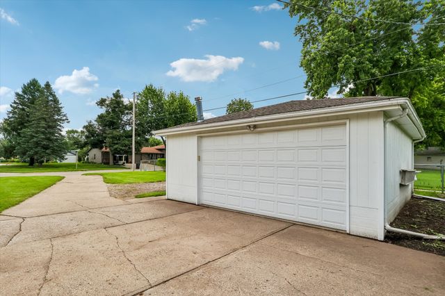 621 SE 4th Street, Ankeny, IA 50021