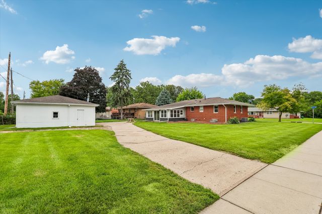 621 SE 4th Street, Ankeny, IA 50021