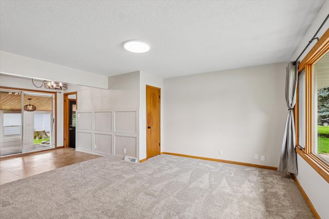 621 SE 4th Street, Ankeny, IA 50021