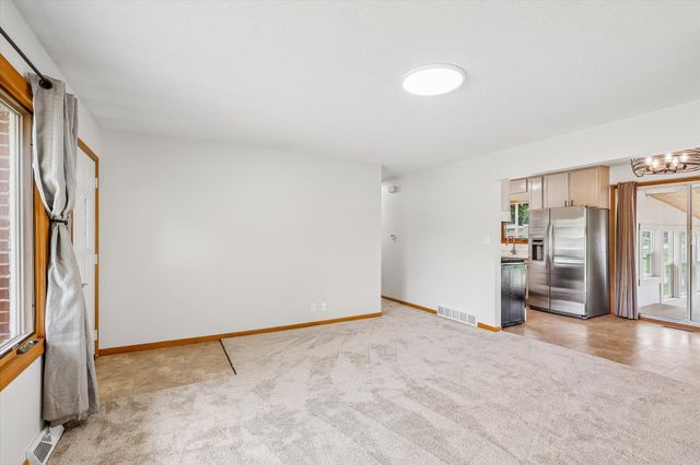 621 SE 4th Street, Ankeny, IA 50021