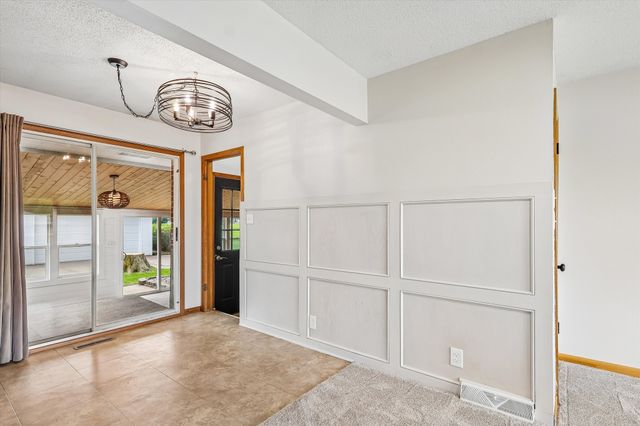 621 SE 4th Street, Ankeny, IA 50021
