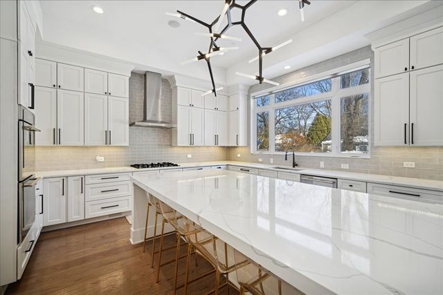 1443 Church Street, Northbrook, IL 60062