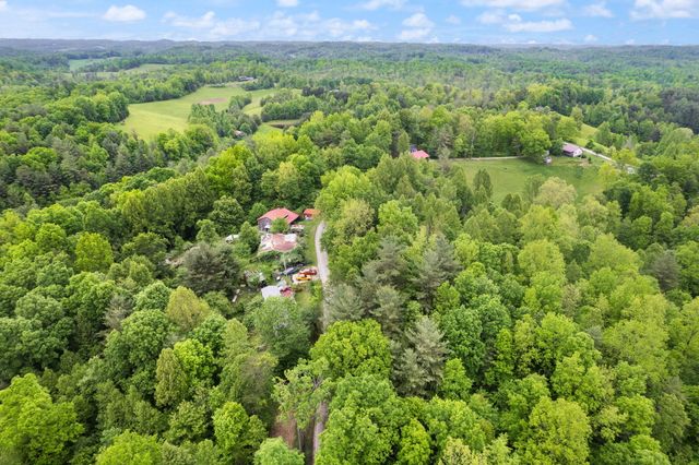 4 Firefly Lane, Campton, KY 41301