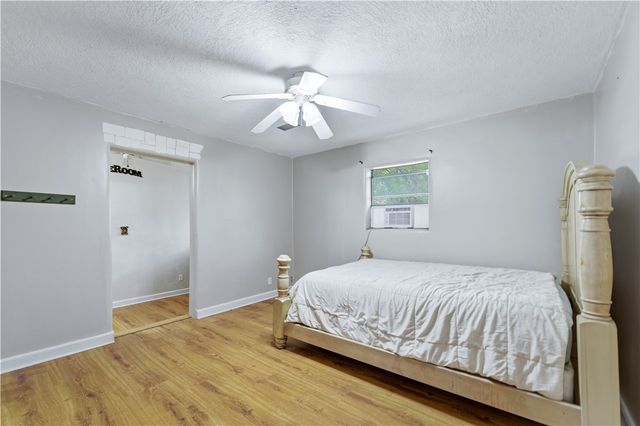 1221 Encino Dr, Pleasanton, TX 78064