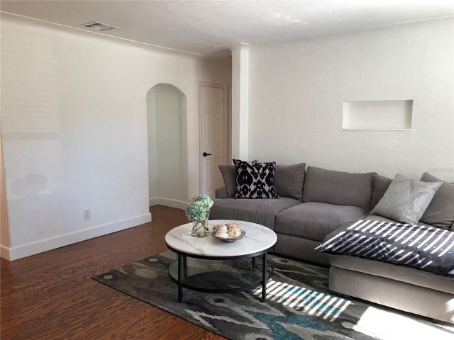 5253 2ND AVENUE N, St Petersburg, FL 33710