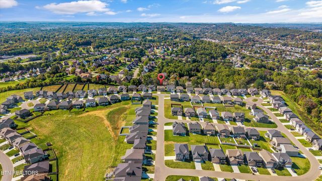 8630 Yellow Aster Rd, Knoxville, TN 37931