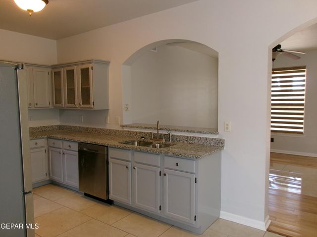 304 ALEX NICHOLAS Court, El Paso, TX 79932