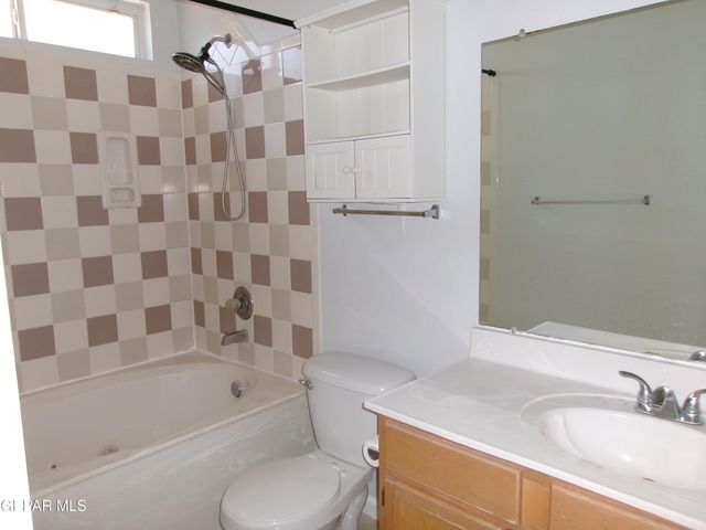 304 ALEX NICHOLAS Court, El Paso, TX 79932