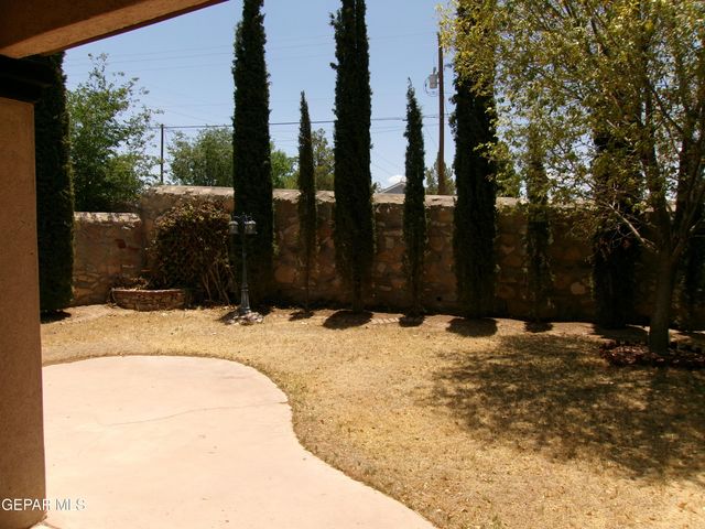 304 ALEX NICHOLAS Court, El Paso, TX 79932