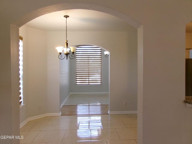 304 ALEX NICHOLAS Court, El Paso, TX 79932