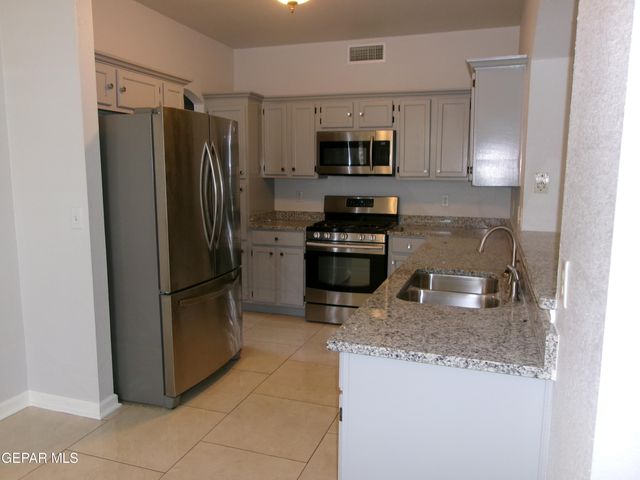 304 ALEX NICHOLAS Court, El Paso, TX 79932
