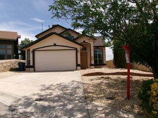 304 ALEX NICHOLAS Court, El Paso, TX 79932