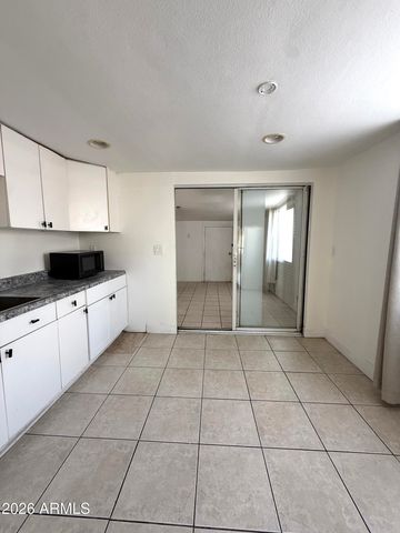 8022 E 6TH Avenue, Mesa, AZ 85208