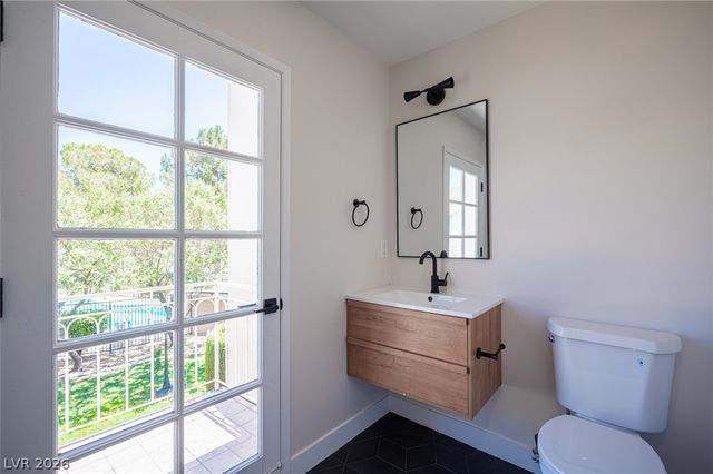 608 Tam O Shanter, Las Vegas, NV 89109