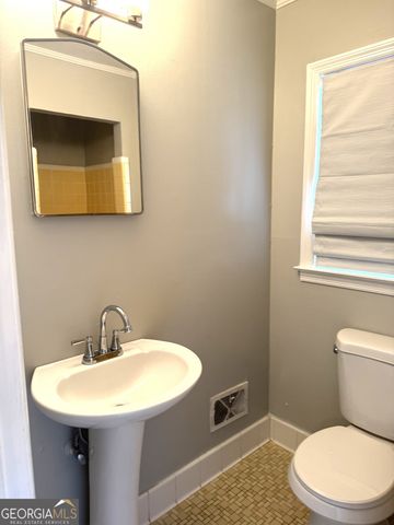 819 Ellenwood Circle W, Macon, GA 31204