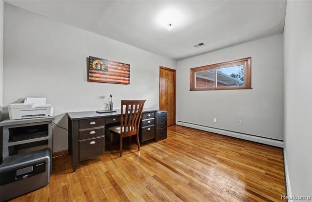 531 Oxbow Lake Road, White Lake, MI 48386