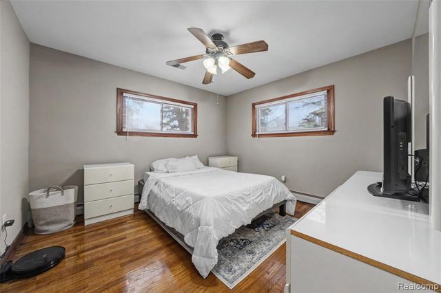 531 Oxbow Lake Road, White Lake, MI 48386