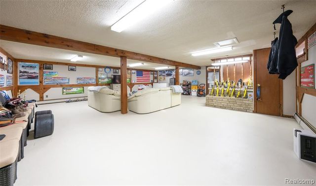 531 Oxbow Lake Road, White Lake, MI 48386