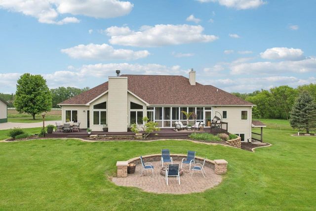 4040 Vilas Hope Road, Cottage Grove, WI 53527