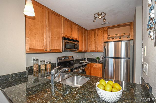 615 Clara Avenue 14, St Louis, MO 63112