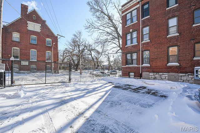 615 Clara Avenue 14, St Louis, MO 63112