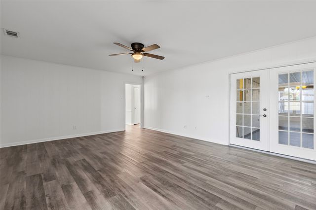 2500 Burnett Drive, Greenville, TX 75402