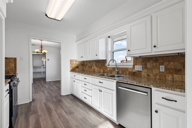 2500 Burnett Drive, Greenville, TX 75402