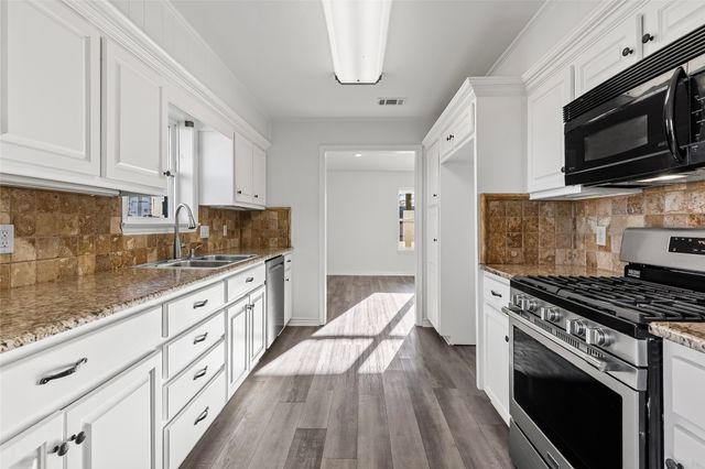 2500 Burnett Drive, Greenville, TX 75402