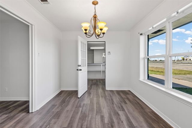 2500 Burnett Drive, Greenville, TX 75402