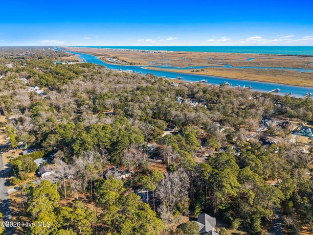 9136 Forest Drive SW, Sunset Beach, NC 28468