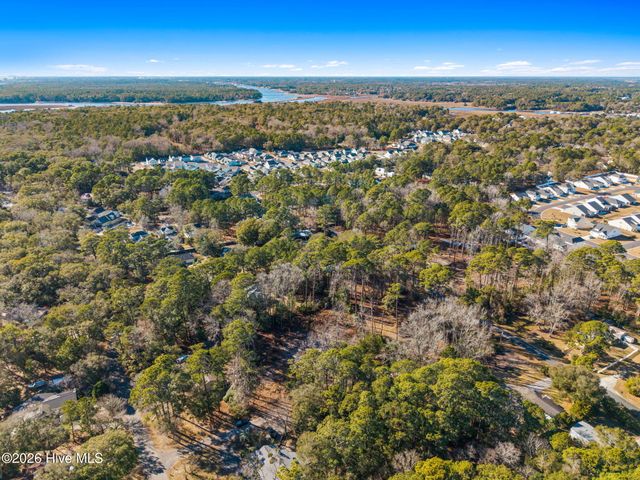9136 Forest Drive SW, Sunset Beach, NC 28468