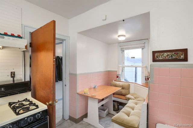 14902 Wisconsin Street, Detroit, MI 48238