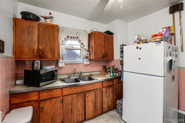 14902 Wisconsin Street, Detroit, MI 48238