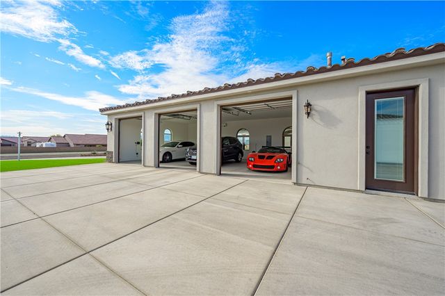 5645 S Chickasaw Avenue, Fort Mohave, AZ 86426