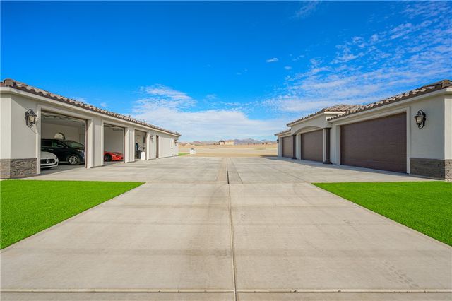 5645 S Chickasaw Avenue, Fort Mohave, AZ 86426