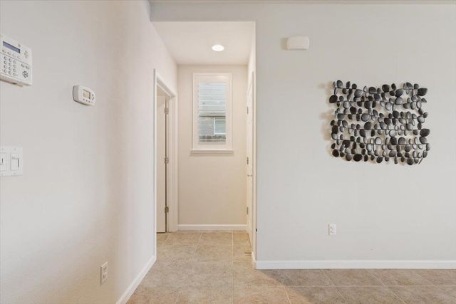 3040 Village Plaza Dr, Roseville, CA 95747