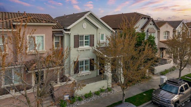 3040 Village Plaza Dr, Roseville, CA 95747