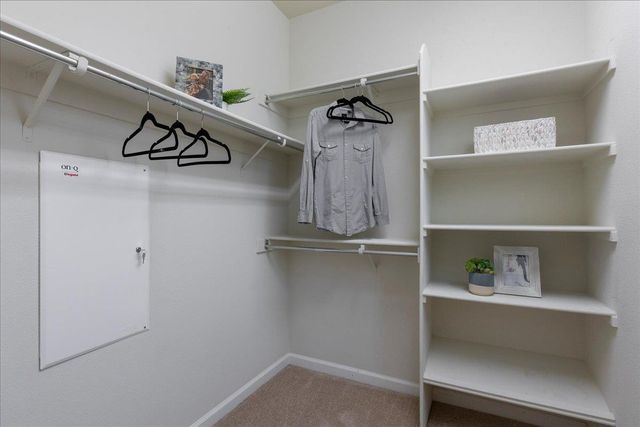 3040 Village Plaza Dr, Roseville, CA 95747