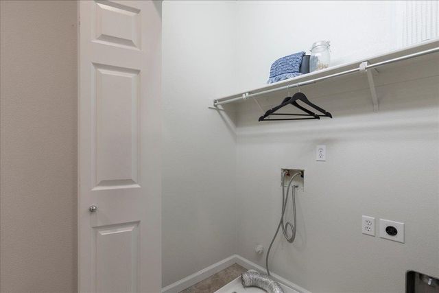 3040 Village Plaza Dr, Roseville, CA 95747