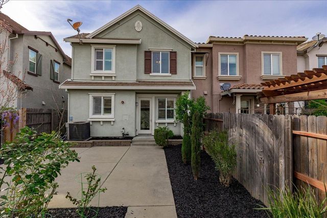 3040 Village Plaza Dr, Roseville, CA 95747