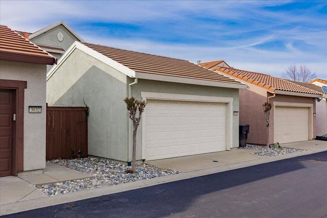 3040 Village Plaza Dr, Roseville, CA 95747