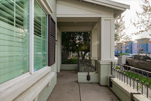 3040 Village Plaza Dr, Roseville, CA 95747