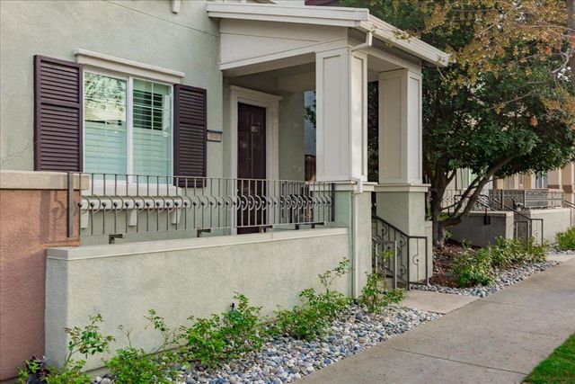 3040 Village Plaza Dr, Roseville, CA 95747