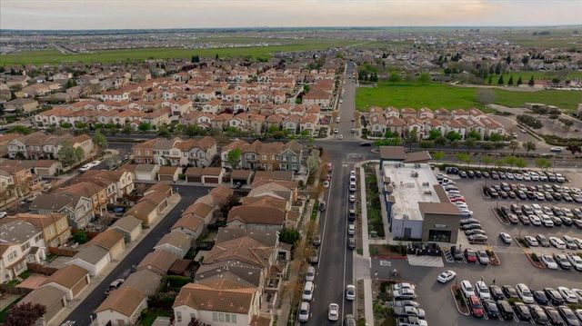 3040 Village Plaza Dr, Roseville, CA 95747